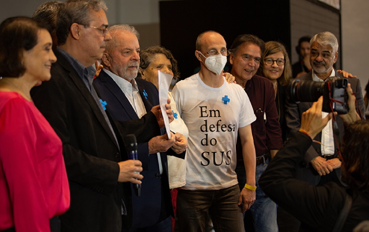Lula reforça compromisso com o fim do Teto de Gastos em ato em defesa do SUS